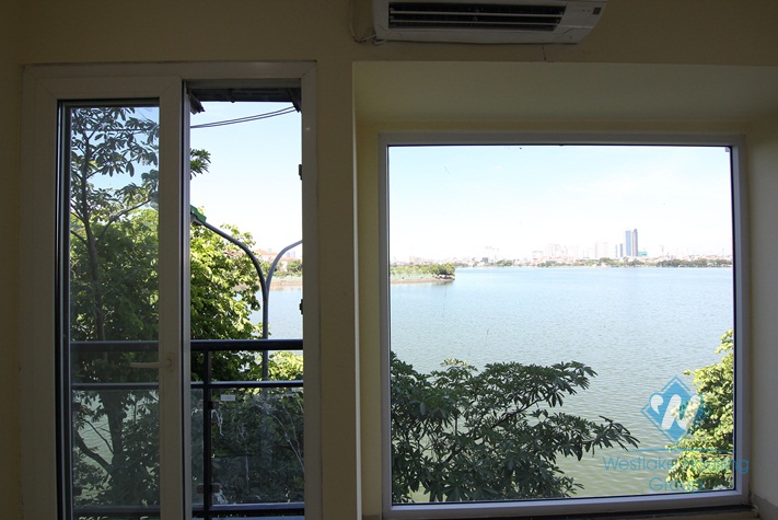 170 sqm office for rent in the heart of Tay Ho, Ha Noi